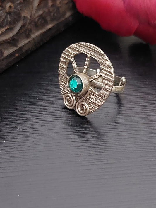 Sterling Silver Jewellery....Sterling Silver Finger Ring Silver Emerald Studed Vintage Finger Ring..Banjaran