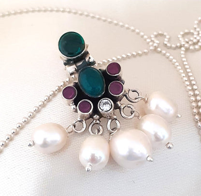 Sterling Silver Jewellery..Sterling Silver ChainSet Silver Pearl Emerald and Pearl Pendent Earrings Chain Set..Trendy